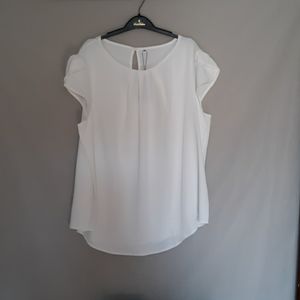 TASAMO BONE SLEEVELESS BLOUSE